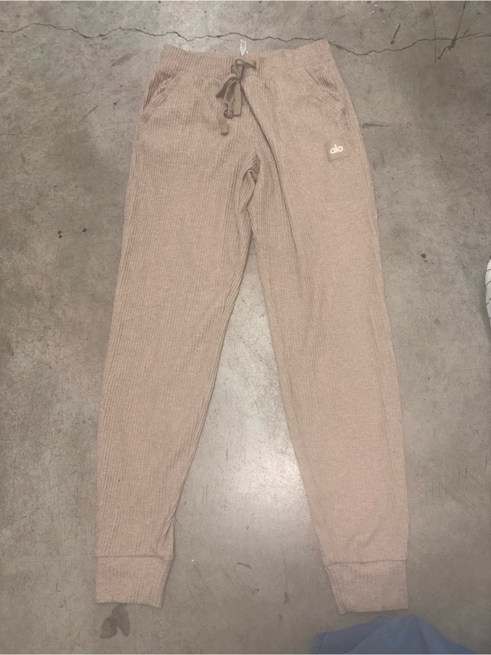 ALO Yoga Taupe